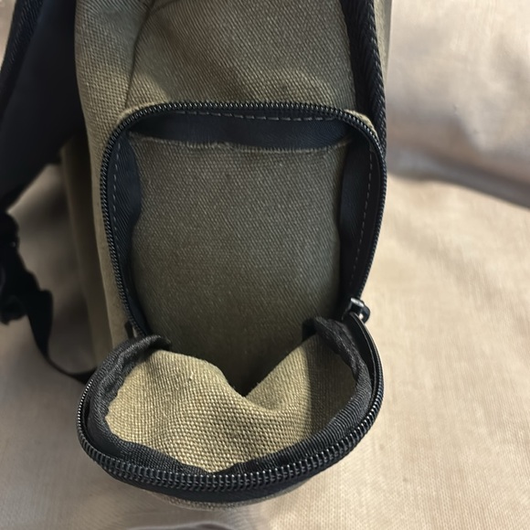 Wenger Zinc 14” Messenger Laptop Bag - Picture 9 of 14